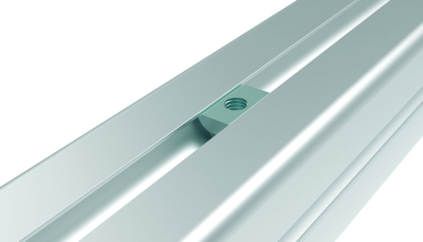 Nutenstein 13,1 x 5,3 mm, einschwenkbar mit Federblech – Anwendungsbeispiel